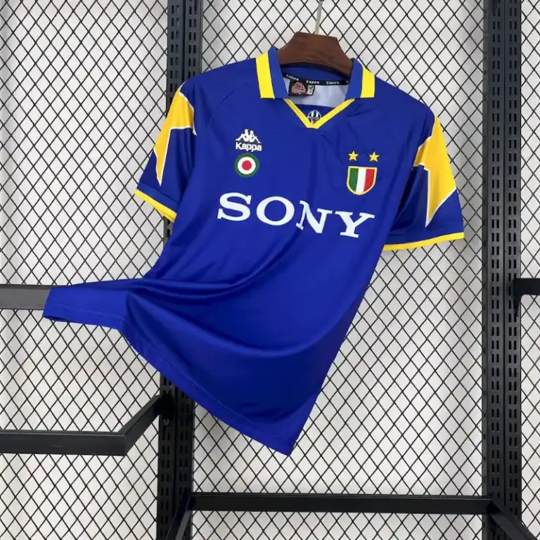 1995-1996 Juventus Jersey retro kit