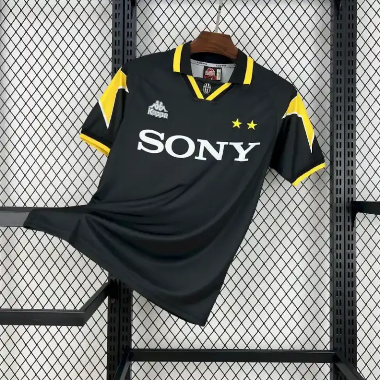 1996-1997 Juventus Second retro kit