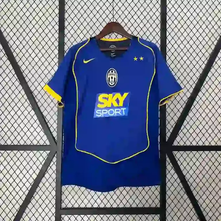 2004-2005 Juventus Jersey retro kit