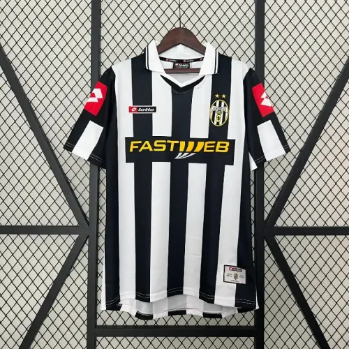 Retro-2001-02-Juventus-Soccer-Jersey-Home-1.webp