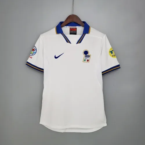 Retro-Italy-1996-away-5.webp