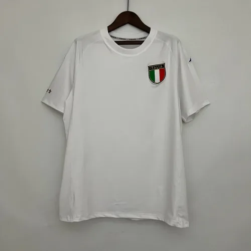 Retro-Italy-2000-Away-1.webp