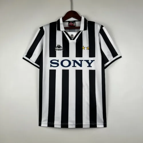 Retro-Juventus-9697-Home-3.webp